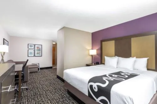La Quinta Inn & Suites by Wyndham Hopkinsville hotel detail image 2