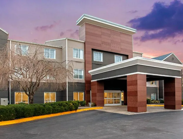 La Quinta Inn & Suites by Wyndham Hopkinsville hotel detail image 3