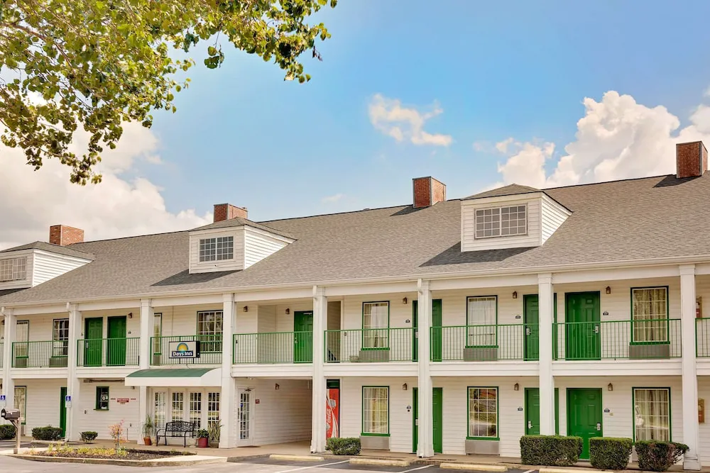 Days Inn by Wyndham Spartanburg hotel hero