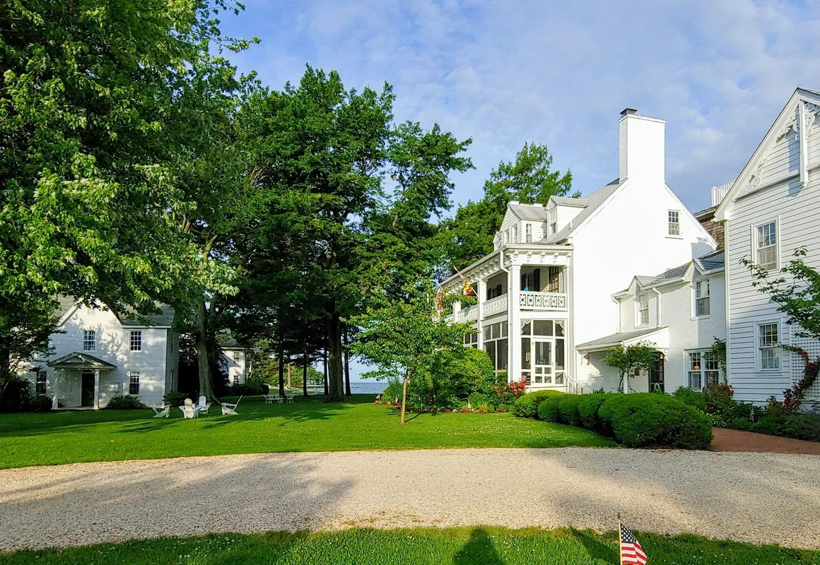 Wades Point Inn on the Bay hotel hero