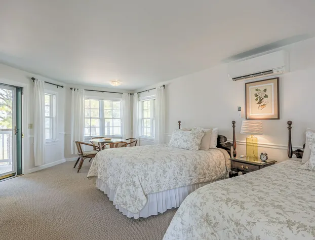 Wades Point Inn on the Bay hotel detail image 3