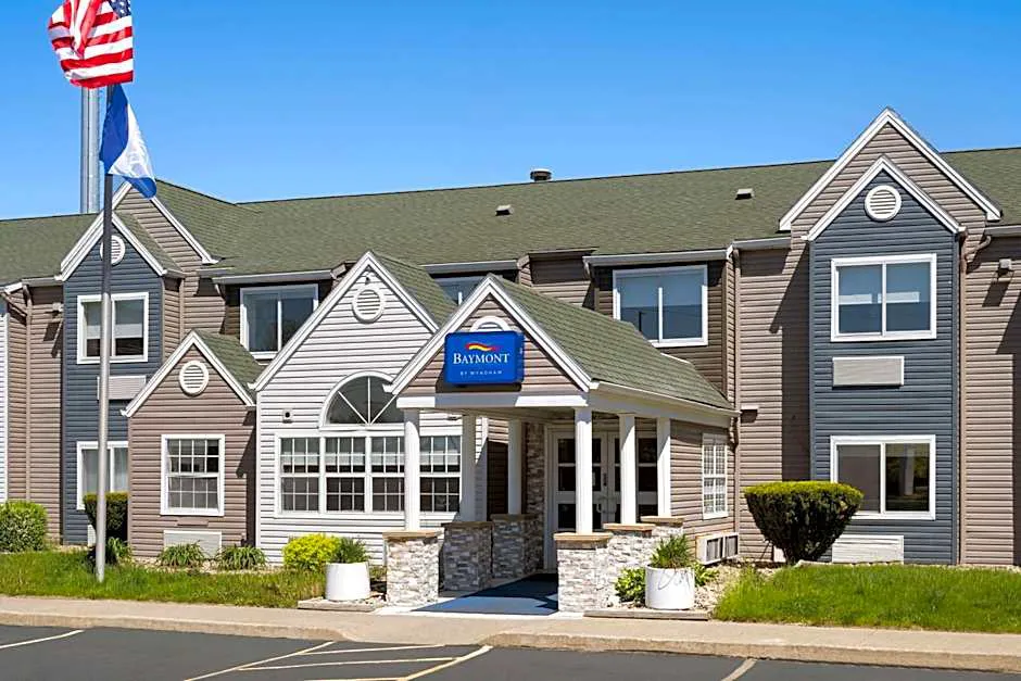 Baymont by Wyndham Boardman hotel hero