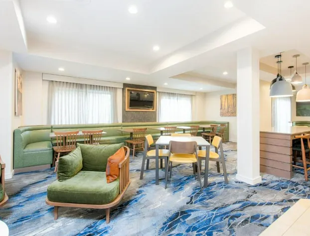 Fairfield Inn & Suites By Marriott - Brunswick hotel detail image 4