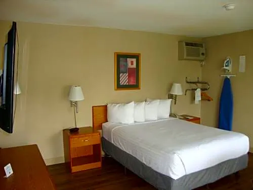 Vagabond Inn Oxnard hotel detail image 4