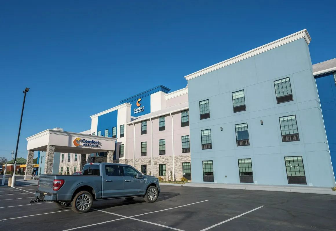 Comfort Inn & Suites River City Decatur hotel hero