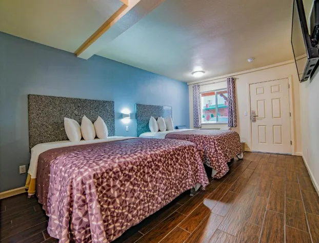 Turlock Inn hotel detail image 4