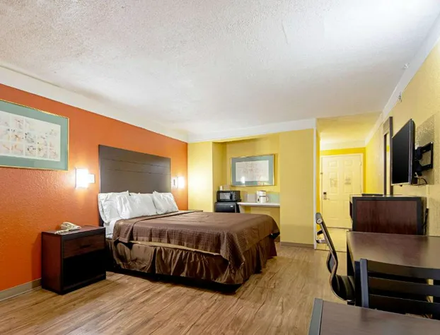 Economy Inn & Suites hotel detail image 3