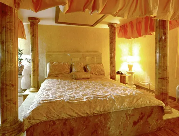 Economy Inn & Suites hotel detail image 2