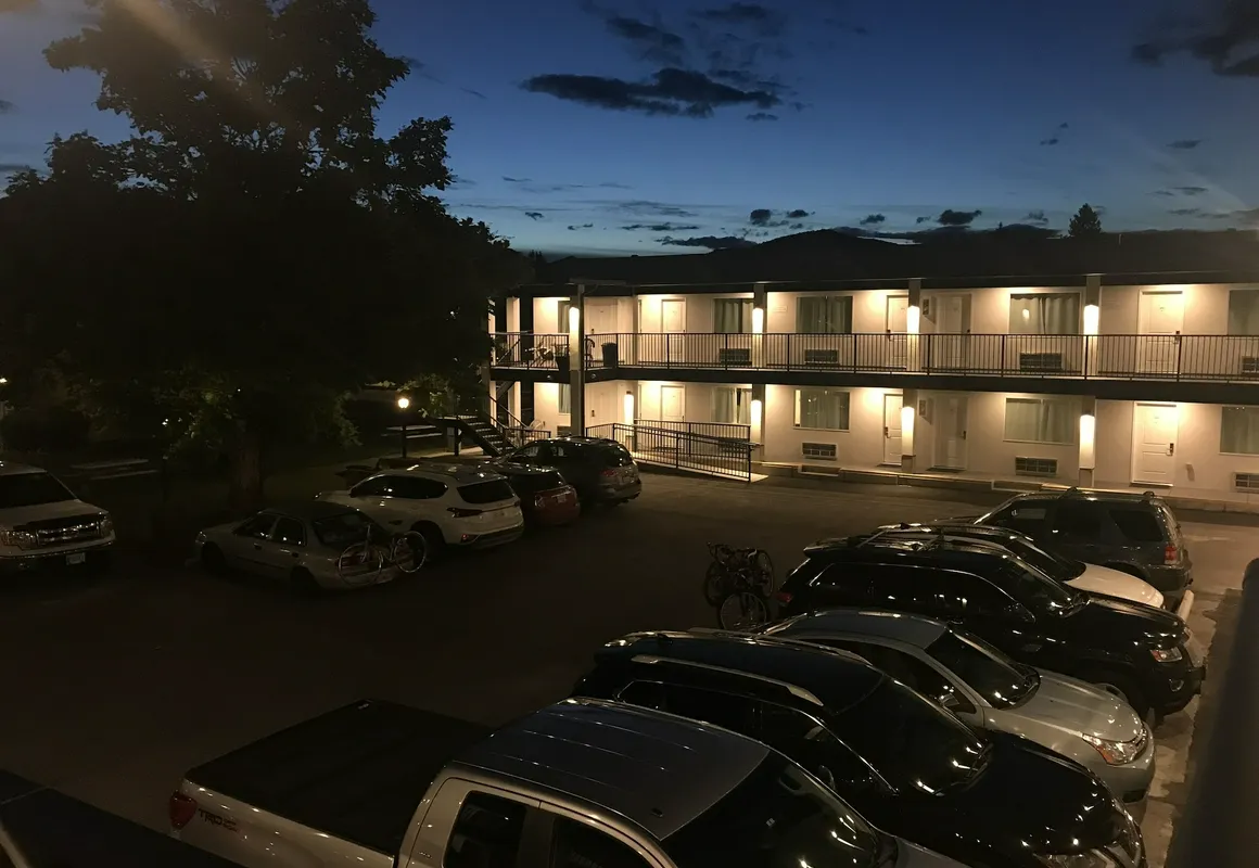 Oasis Inn hotel hero