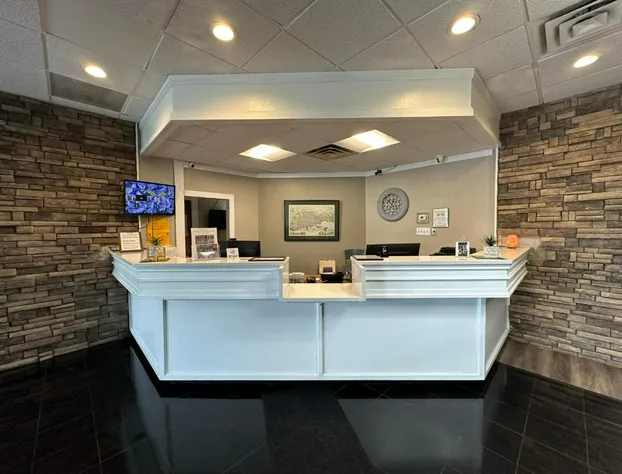 Whaler Inn and Suites hotel detail image 3