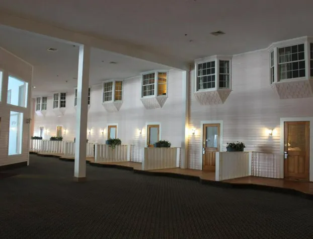 Whaler Inn and Suites hotel detail image 1