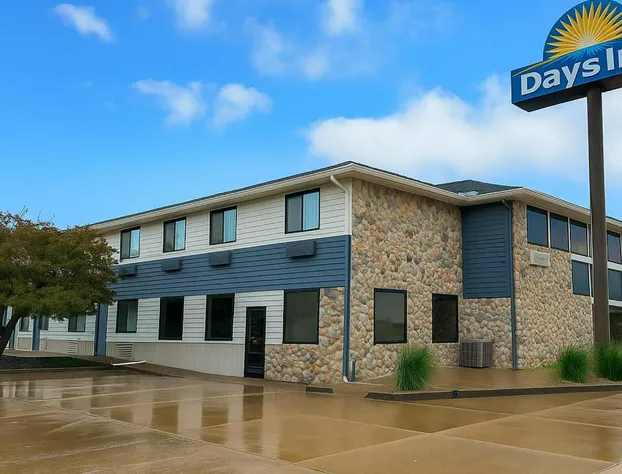 Days Inn by Wyndham Morton hotel detail image 1