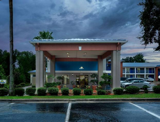 Days Inn by Wyndham Chipley hotel detail image 1