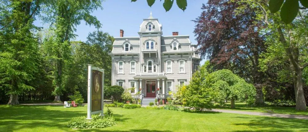 Queen Anne Inn hotel hero