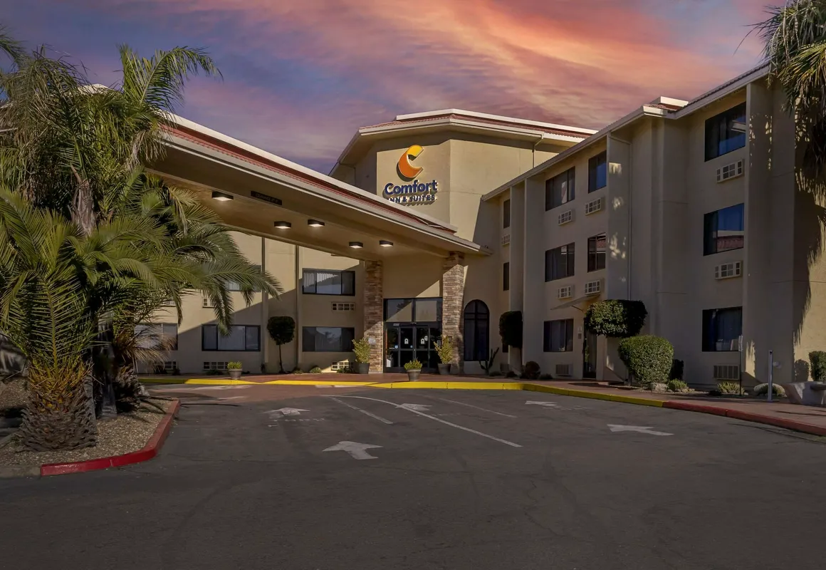 Comfort Inn & Suites Rocklin - Roseville hotel hero