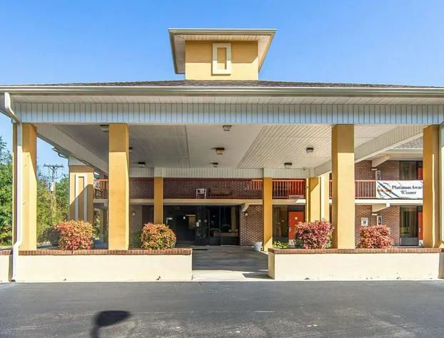 Quality Inn West hotel detail image 1