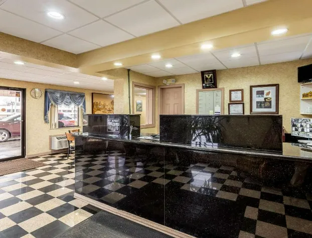 Econo Lodge Morgantown hotel detail image 2