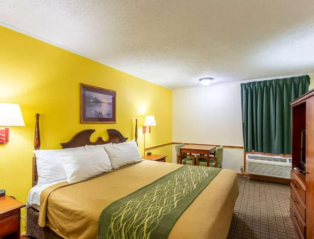 Econo Lodge Morgantown hotel detail image 4