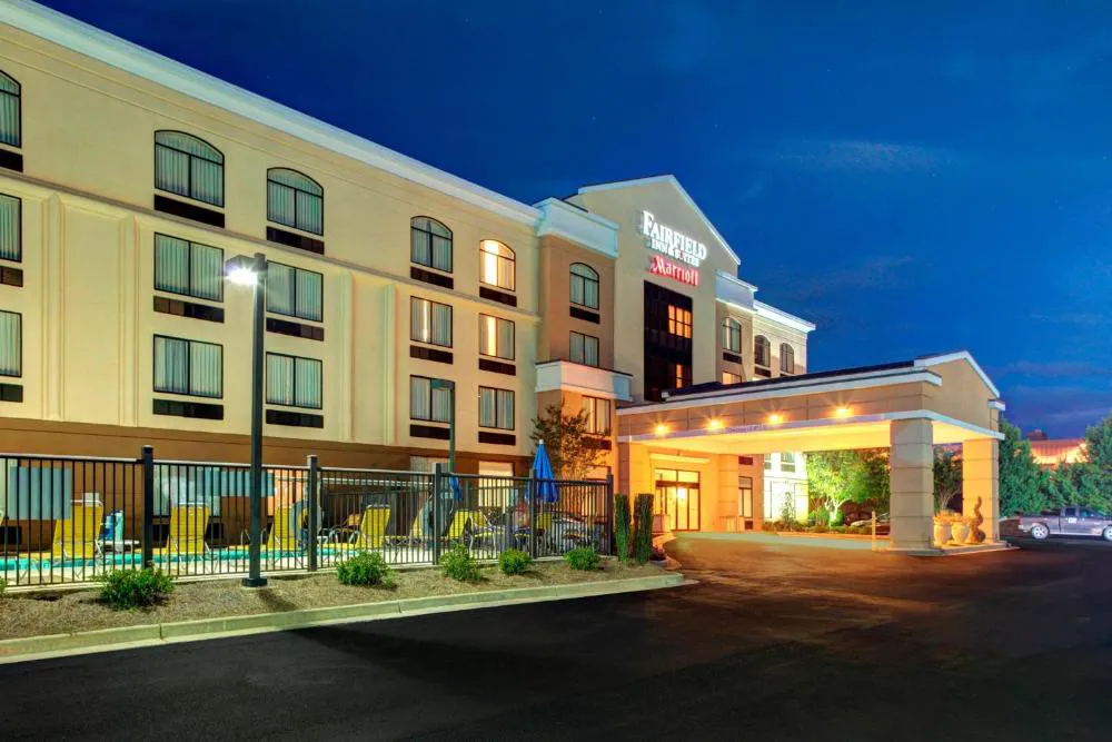 Fairfield Inn & Suites by Marriott Anniston Oxford hotel hero