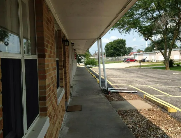 Twin Pine Motel hotel detail image 1