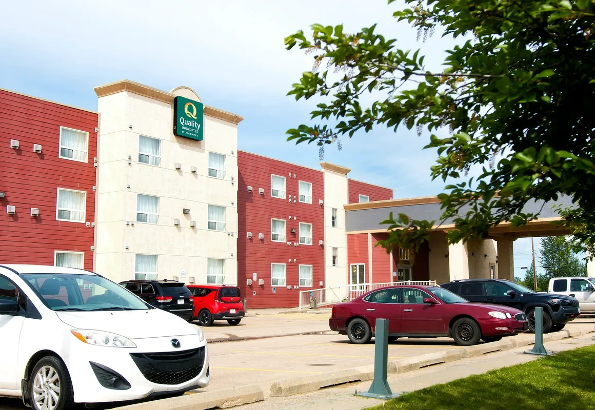 Quality Inn & Suites hotel hero