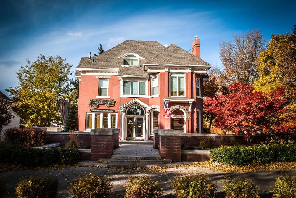 The Anniversary Inn Logan hotel hero