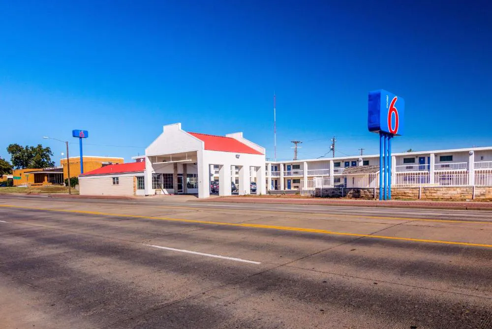 Motel 6 Childress, TX hotel hero