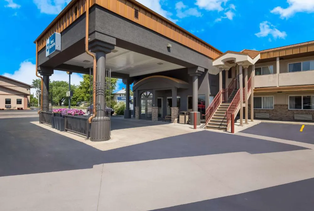 Best Western Plains Motel hotel hero