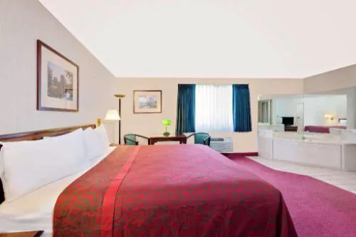 Days Inn by Wyndham Waynesboro hotel detail image 1