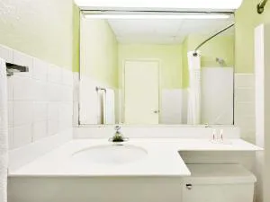 Days Inn by Wyndham Waynesboro hotel detail image 2