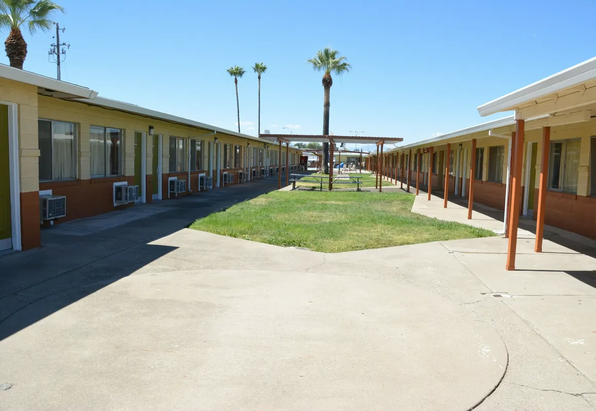 Gateway Inn hotel hero