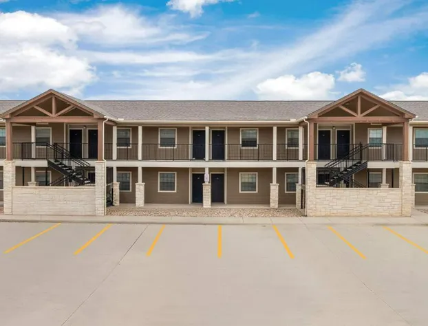 Eagle's Den Suites Carrizo Springs a Travelodge by Wyndham hotel detail image 1