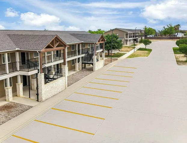 Eagle's Den Suites Carrizo Springs a Travelodge by Wyndham hotel detail image 4