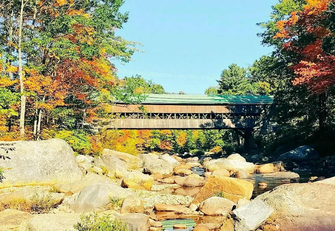 Covered Bridge Riverview Lodge hotel hero
