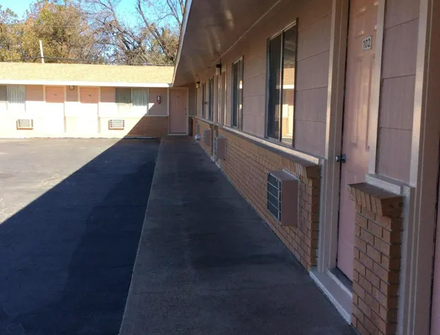 Regency Inn Comanche hotel detail image 1