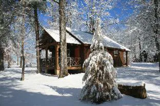 The Smokehouse Lodge and Cabins hotel detail image 1