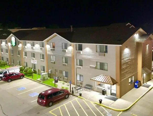 Quincy Inn and Suites hotel detail image 1