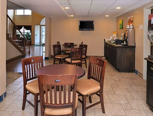 Quality Inn & Suites hotel detail image 4