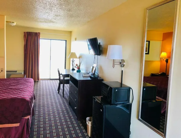 Executive Inn & Suites hotel detail image 2