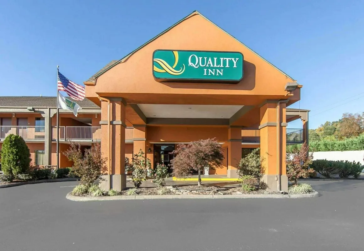 Quality Inn Downtown hotel hero