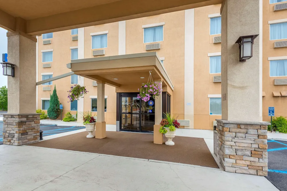 Comfort Inn & Suites Wilkes Barre - Arena hotel hero
