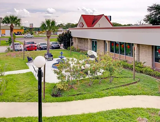 OYO Hotel Dundee By Crystal Lake hotel detail image 3