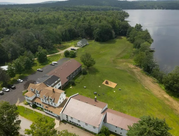 Lake Shore Farm Inn hotel detail image 2