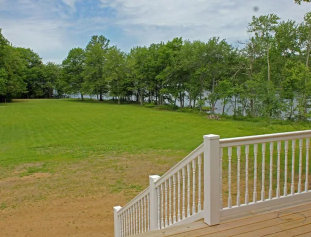 Lake Shore Farm Inn hotel detail image 4