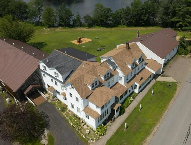 Lake Shore Farm Inn hotel detail image 1