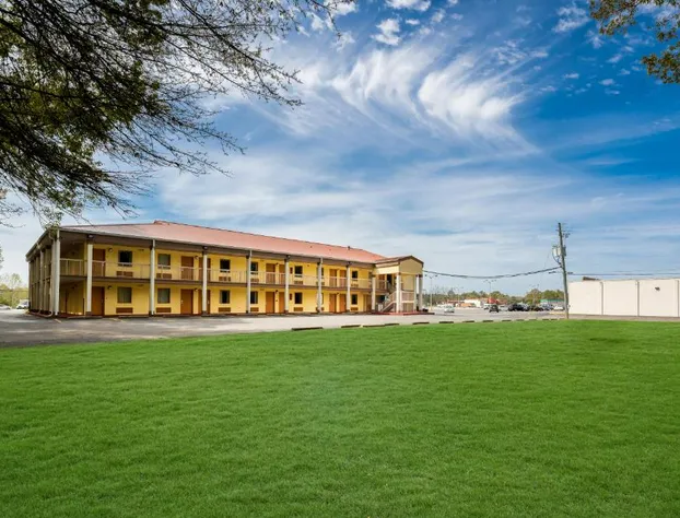 Americas Best Value Inn Montezuma hotel detail image 4