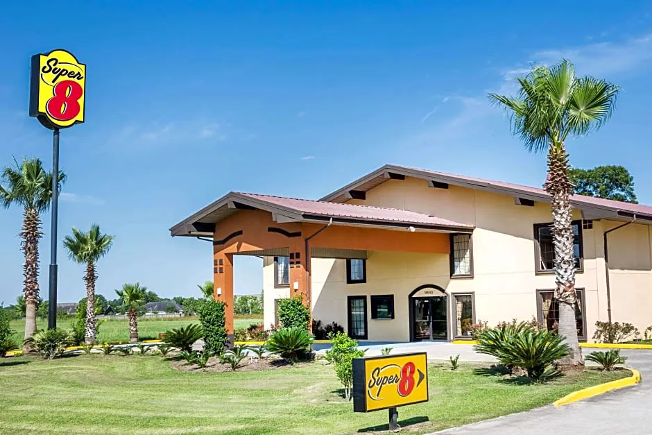 Super 8 by Wyndham Kinder LA hotel hero