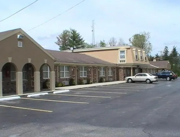 Hometown Inn Galion hotel detail image 1