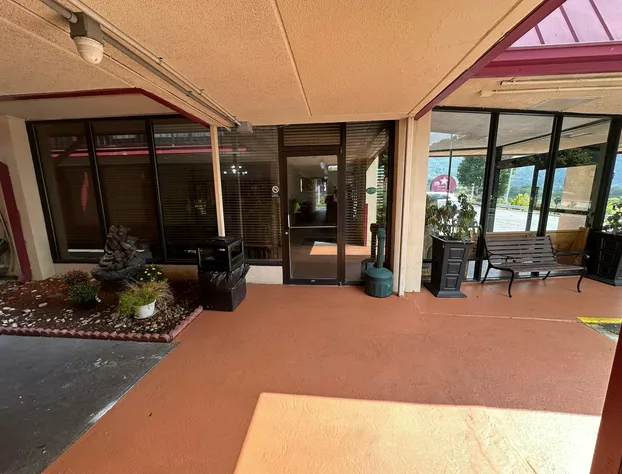 Hotel Red Rose by Townhouse Covington I-64 hotel detail image 2