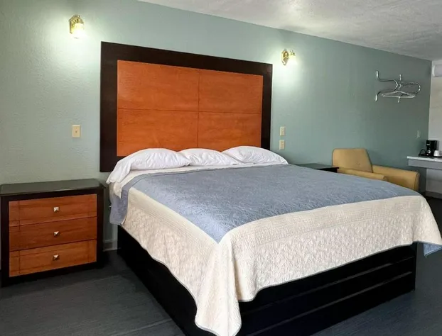 Regency Inn Bald Knob hotel detail image 1